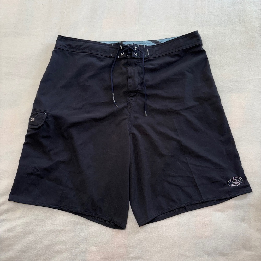 Quiksilver Mens 38 Navy Blue Board Shorts Swim Trunks Cargo Pocket Embroidered